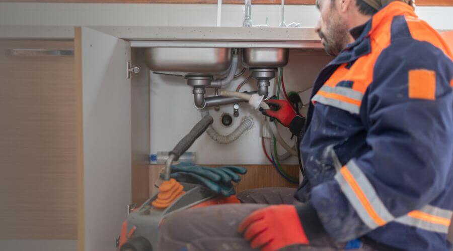 Professional slab leak plumber services in Smithville, IN